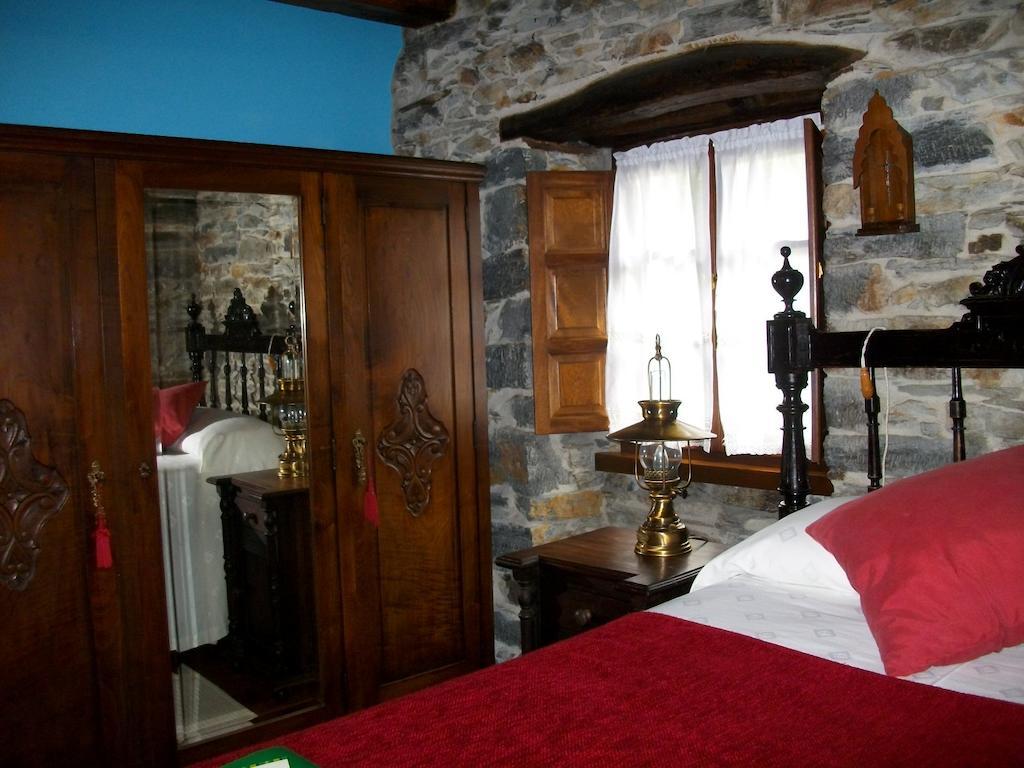 Gasthaus Casa De Aldea Los Glayus Luarca Zimmer foto