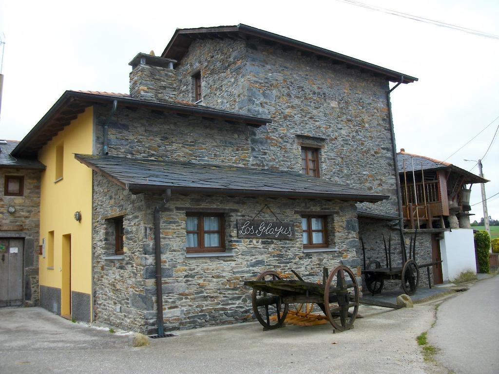 Gasthaus Casa De Aldea Los Glayus Luarca Zimmer foto