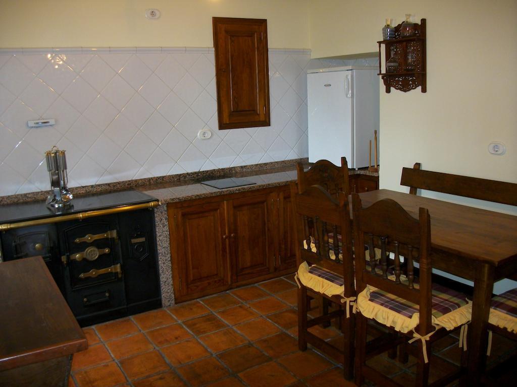 Gasthaus Casa De Aldea Los Glayus Luarca Zimmer foto