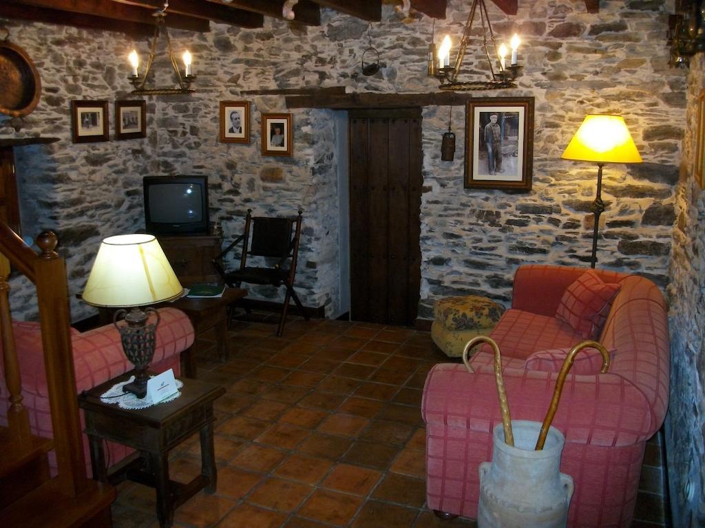 Gasthaus Casa De Aldea Los Glayus Luarca Zimmer foto